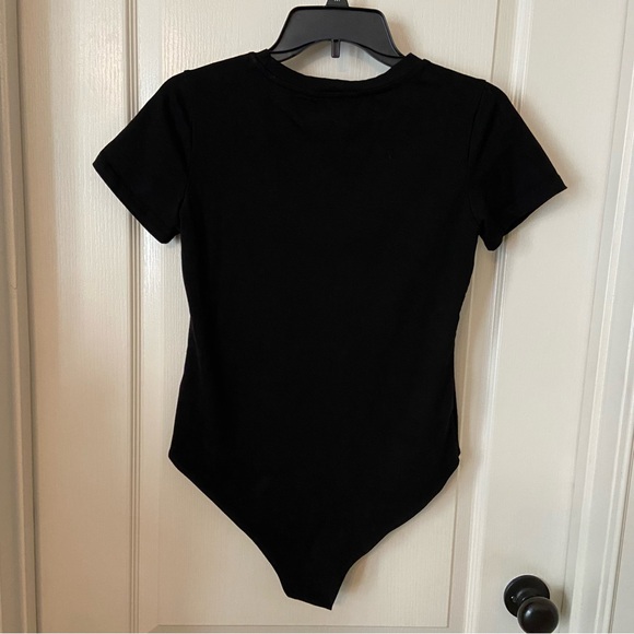 Women's Round Neck Short Sleeve Basic Bodysuit - Picture 7 of 10